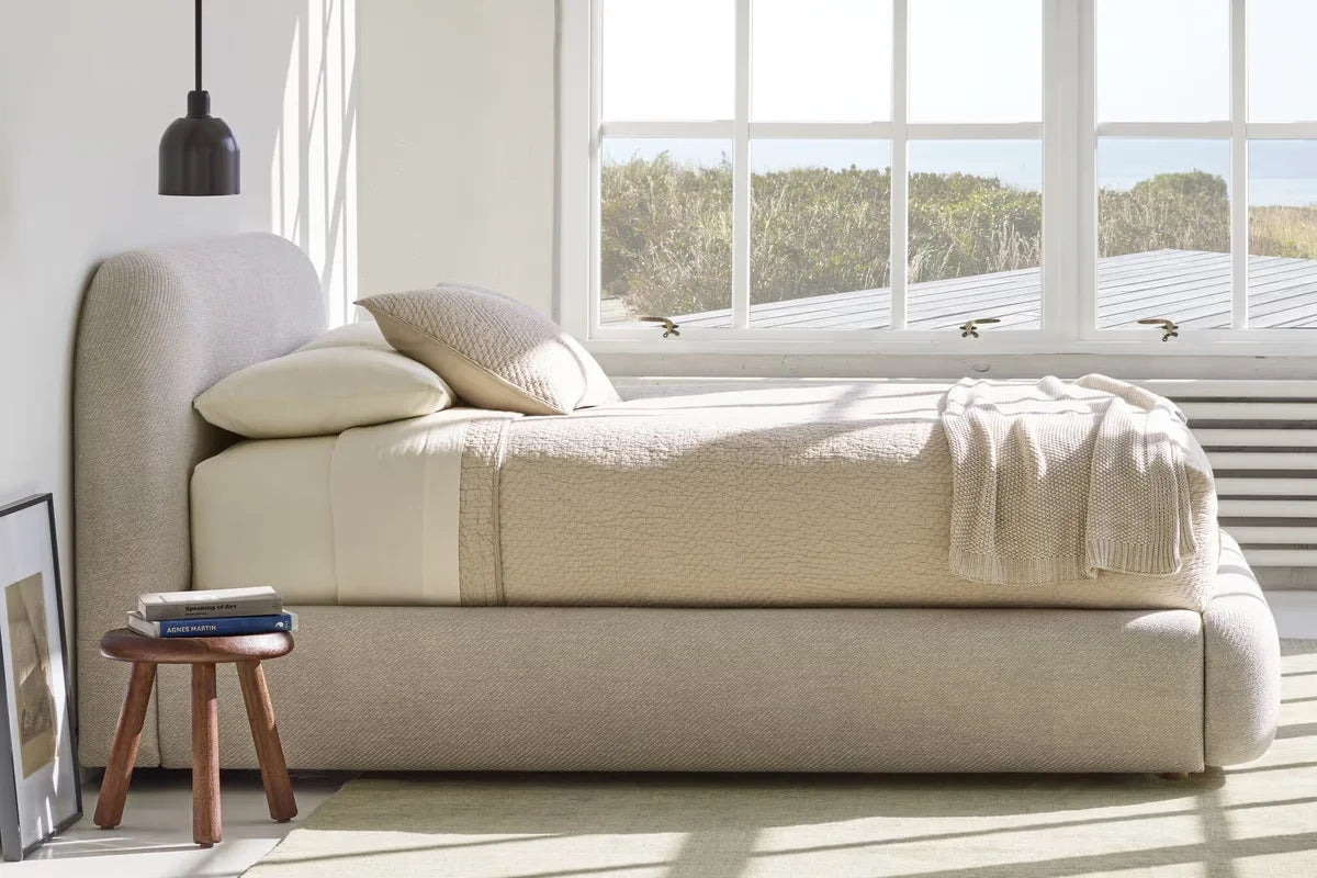 Bellemont Bedframe